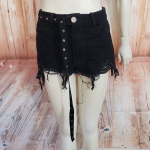 CHERRYBOOM STUDIO BLACK DISTRESSED DENIM SHORTS M